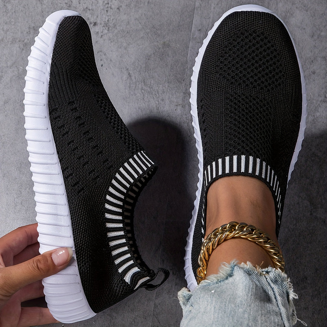 Ultra-lightweight non-slip sneakers