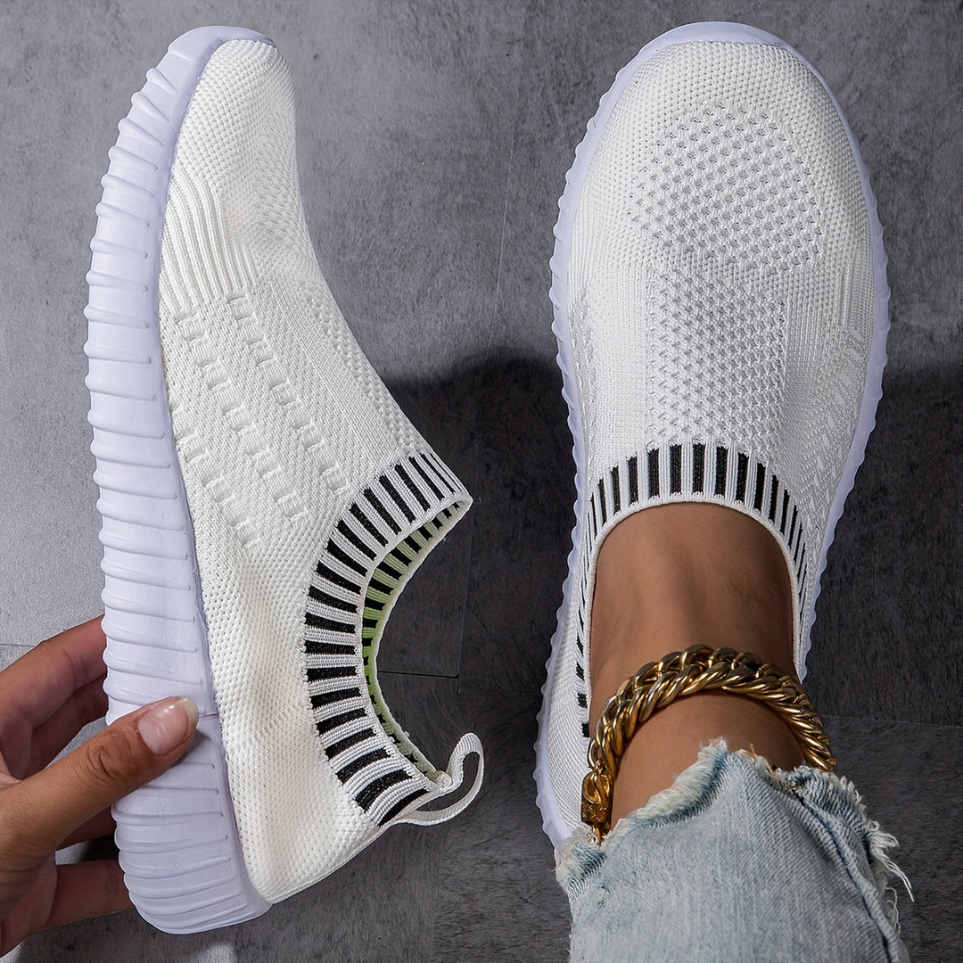 Ultra-lightweight non-slip sneakers