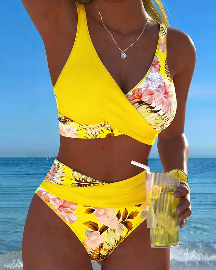 Bikini with contrasting floral print and split