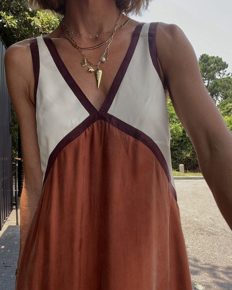 Jacky - long dress with a v-neck