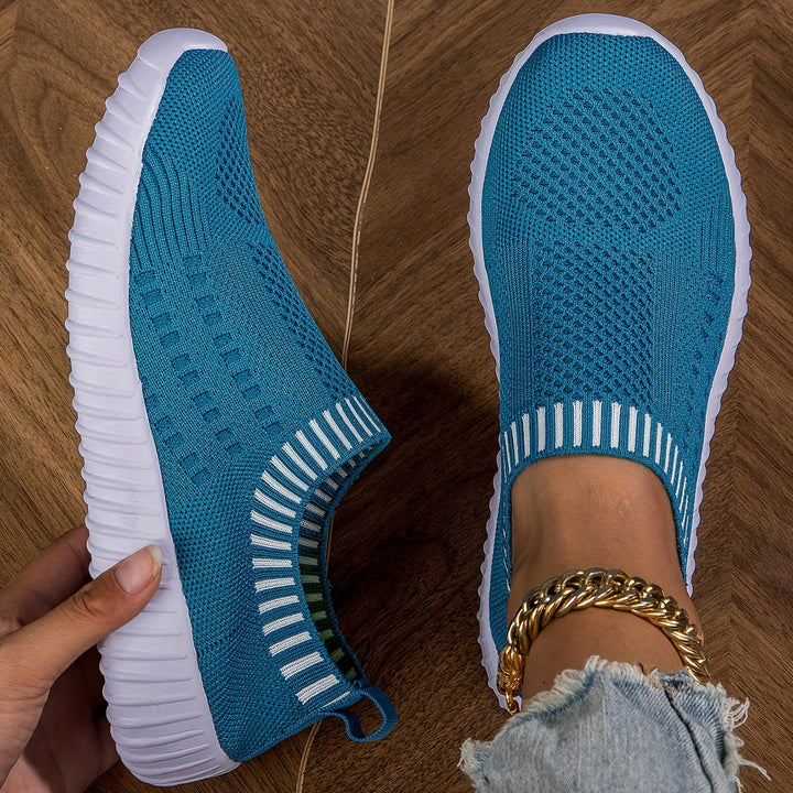 Ultra-lightweight non-slip sneakers