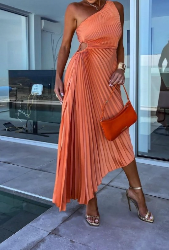 Halisa – One-shoulder pleated dress